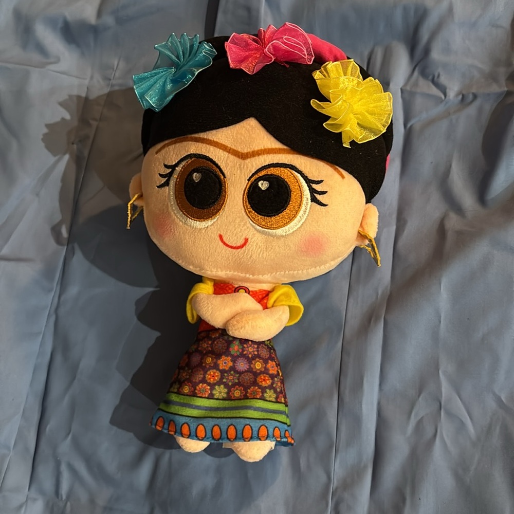 Colorful Plush Doll with Floral Accessories “Fisita”
